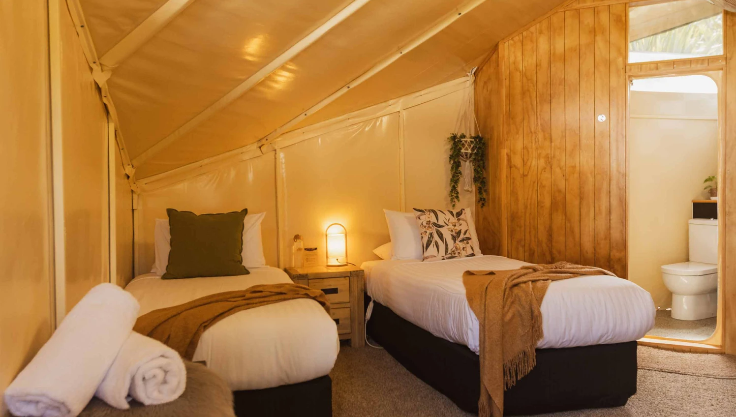 pic header villagevenue 32 v3